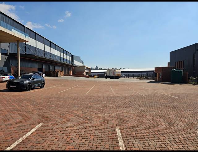 6,939M² WAREHOUSE TO LET IN NORTH RIDING